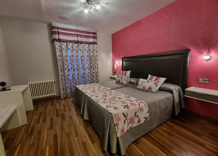 Sainz 2* Riano (Leon)