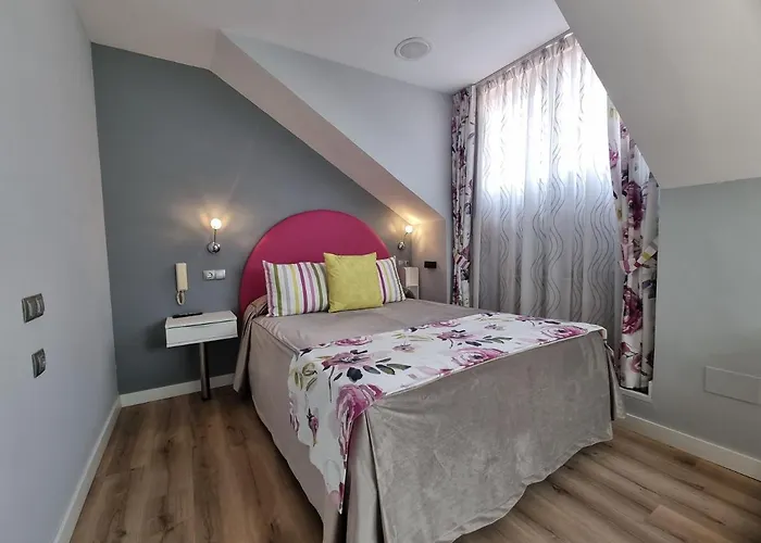 Sainz 2* Riano (Leon)